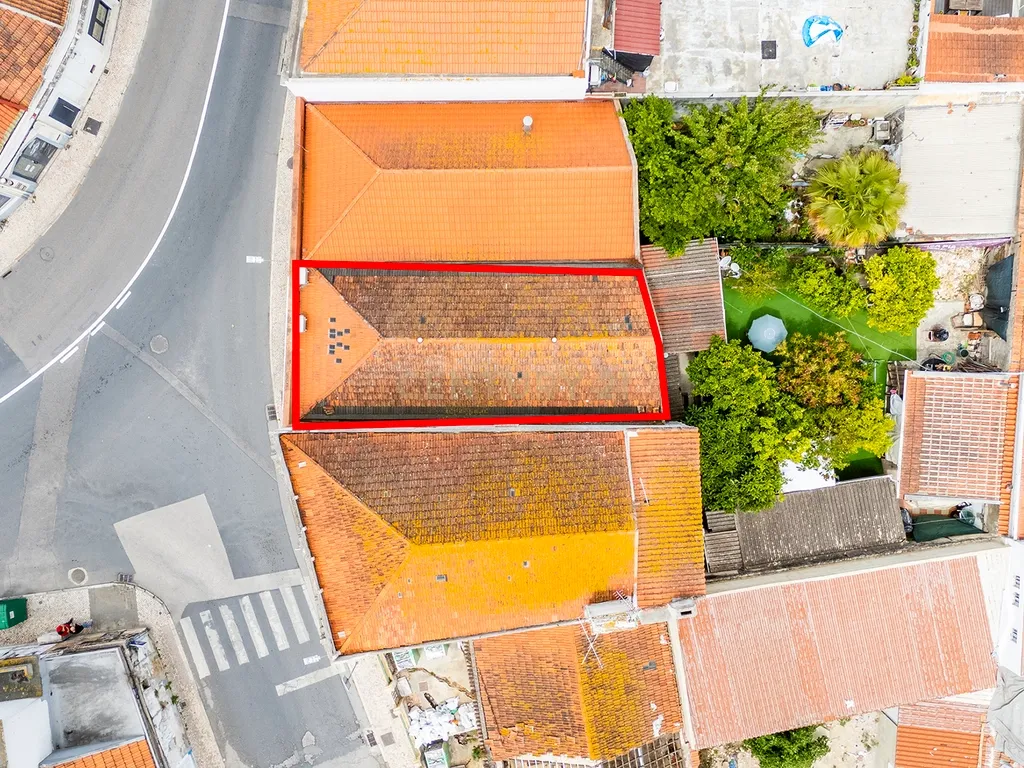 Loja com potencial para comercio e serviços ou reconversão de habitação no centro da Moita - Image 17