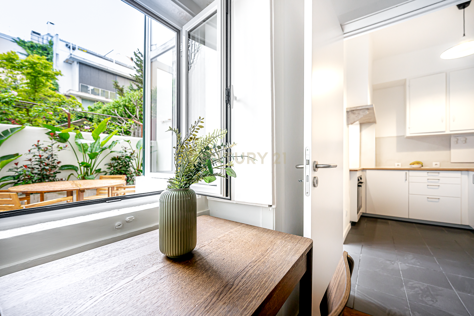 Fotografia 10 de Apartamento T2 para Arrendamento – Rua São João da Mata, Lisboa