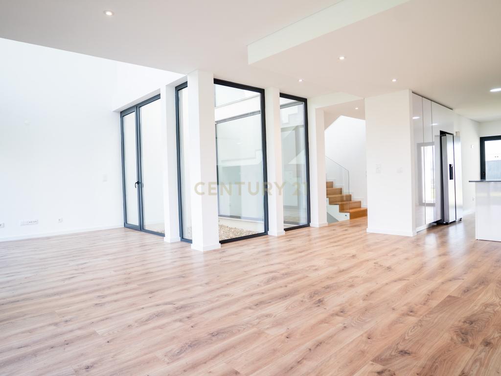 Moradia T4 – Empreendimento Sky City -  Serra de Carnaxide - Image 14