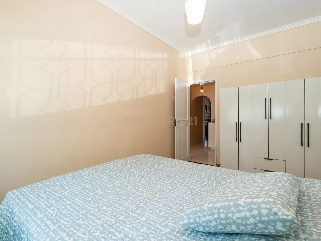 ** APARTAMENTO T2 NA AMADORA, PERTO DO METRO E DO COMBOIO ** - Image 13