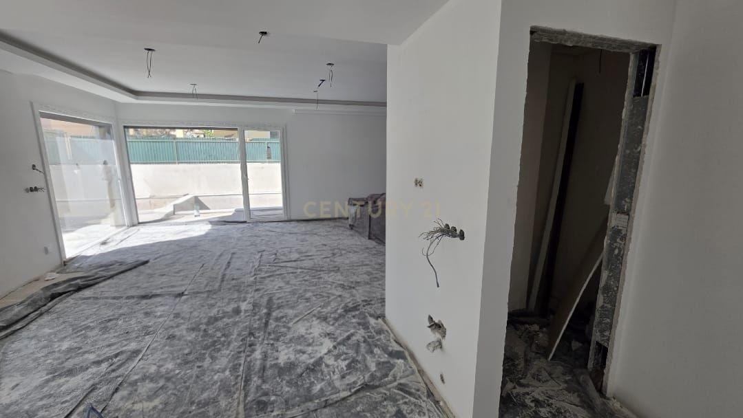 Fotografia 5 de Moradia T4 em fase final de Construção em Qta Valadares, Seixal