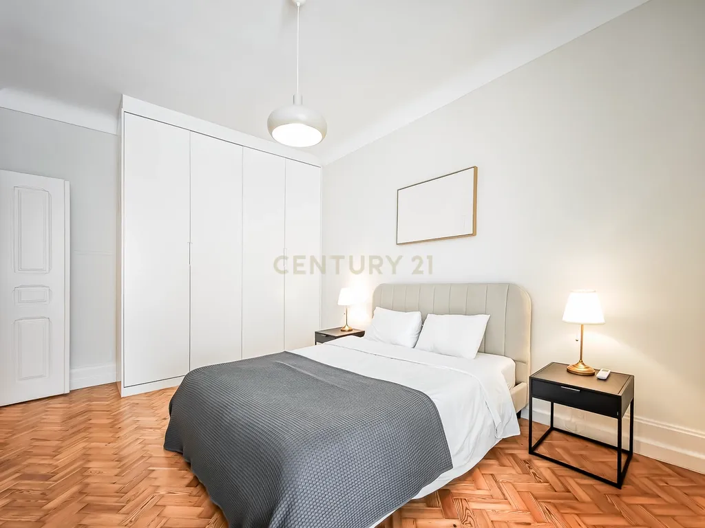 Apartamento T3 de Luxo na Av. Elias Garcia — Totalmente Mobilado e Pronto a Habitar - Image 20