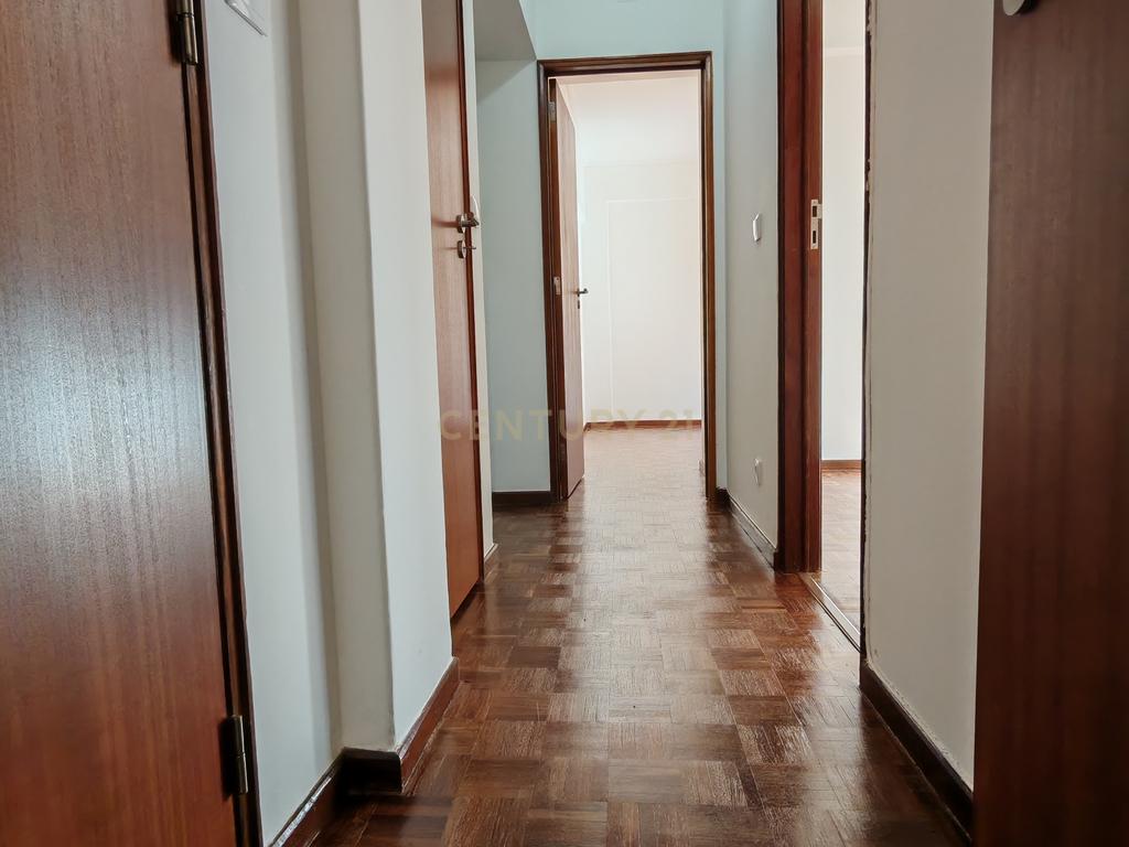 Apartamento T3 em Carnaxide - Image 10