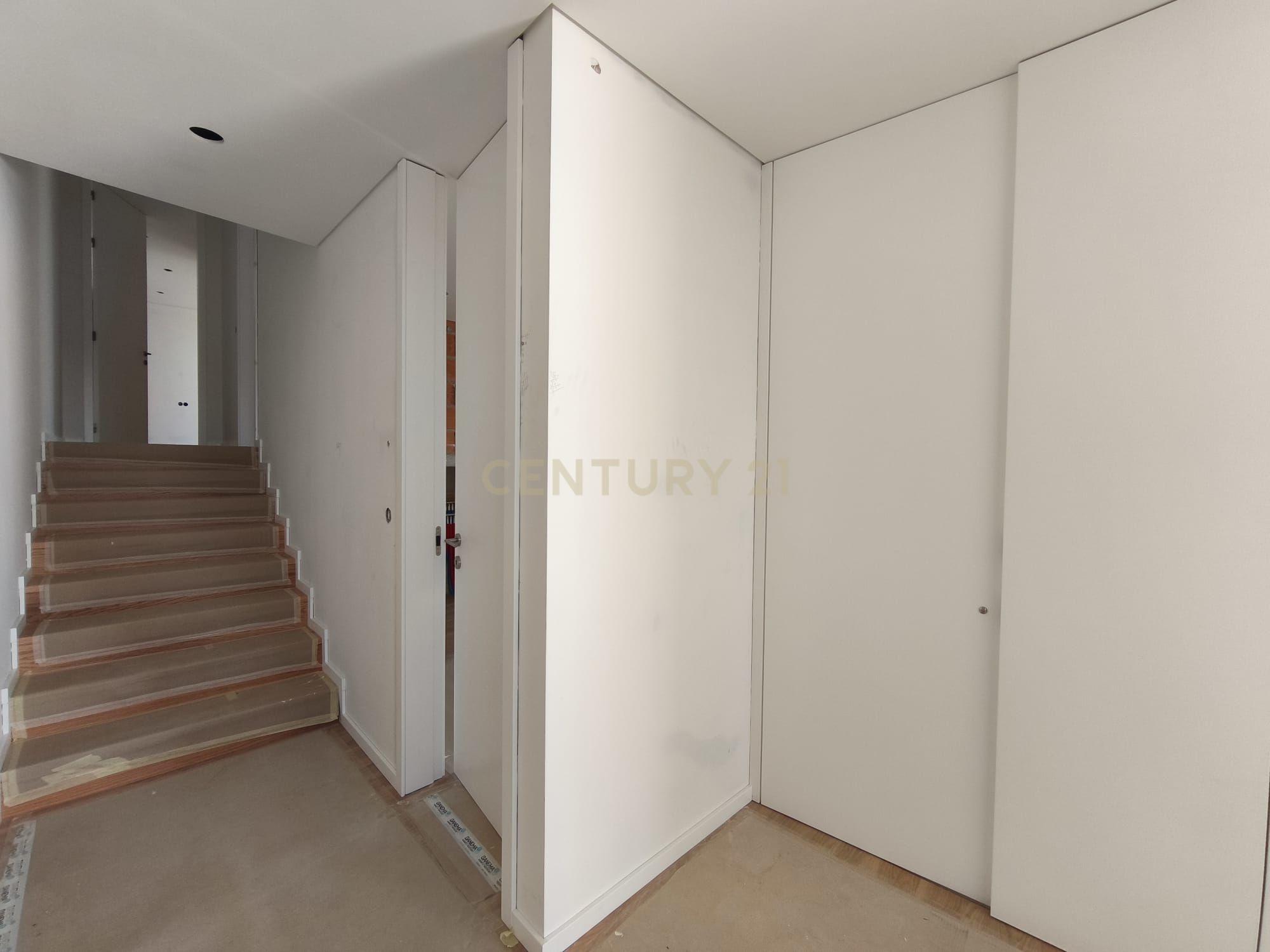 Casa em Construção em Braga, Esposende - 3 Quartos e Garagem - Image 5