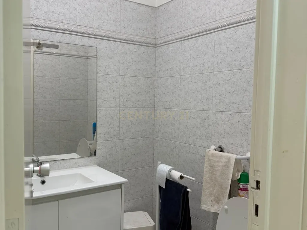 T1 em Algés, Oeiras - Localização Central e Conforto - Image 8