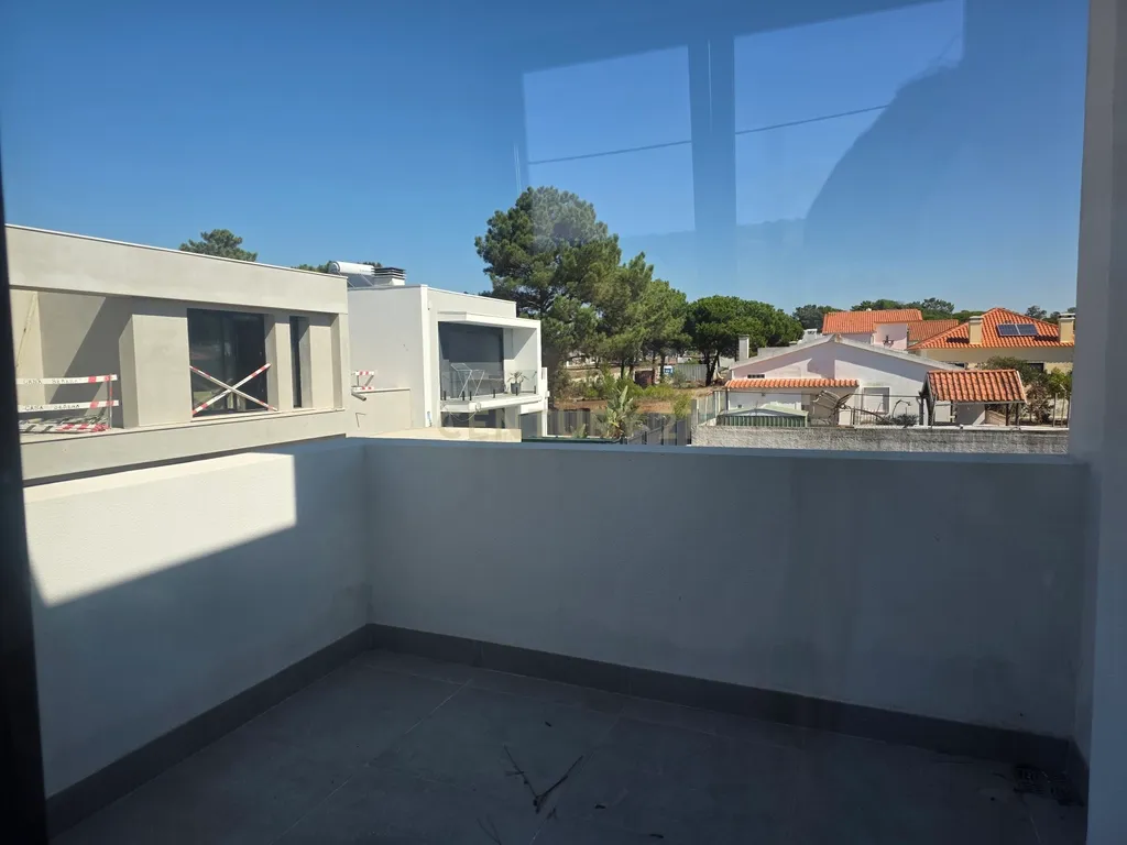 Moradia T3 com piscina e vista mar na Lagoa de Albufeira - Image 38