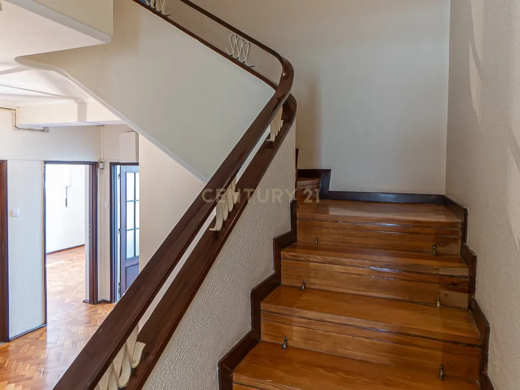 Andar Moradia T5 – Antas, Avenida Fernão de Magalhães – Porto - Image 16