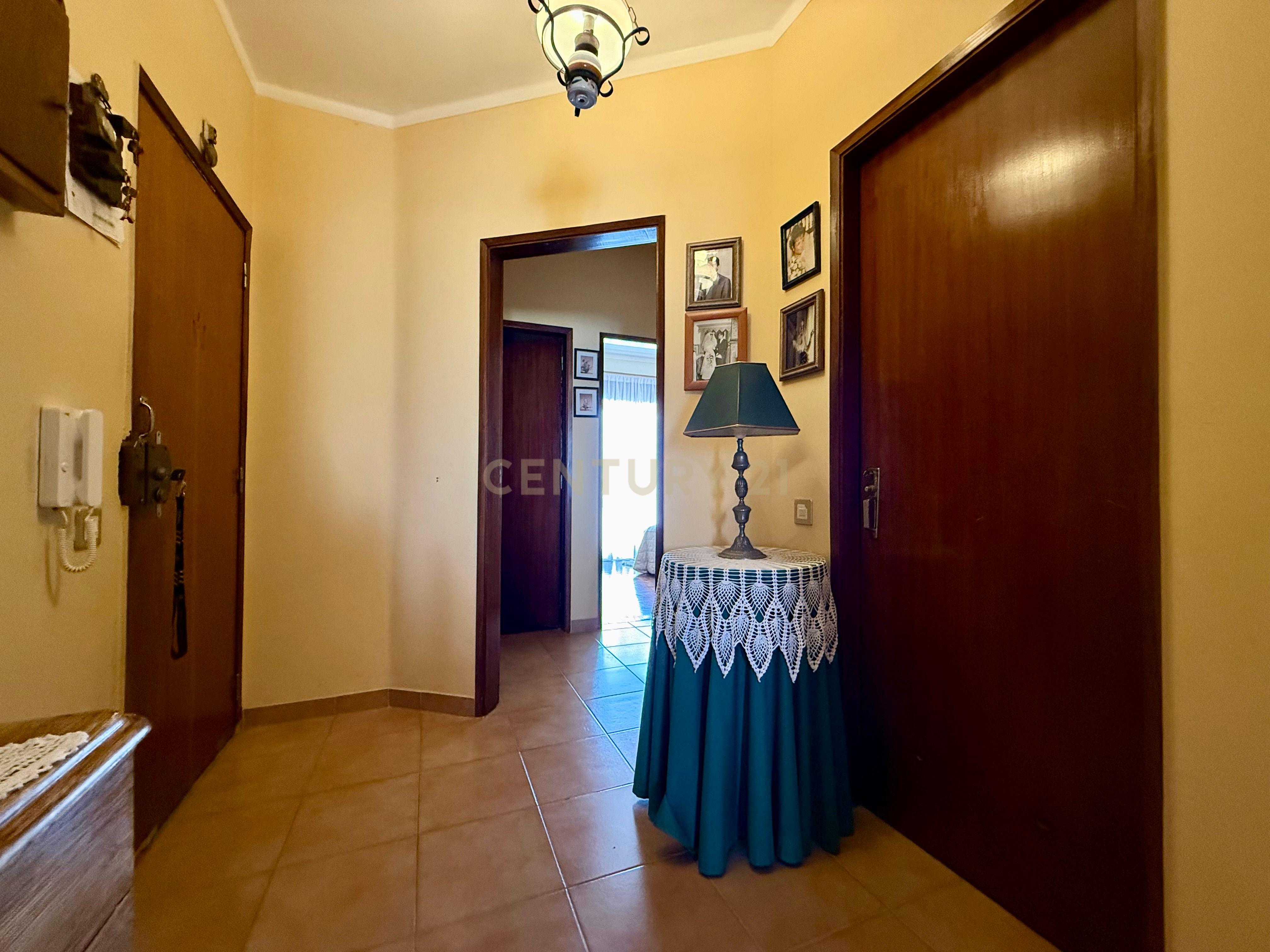 Fotografia 8 de Apartamento T3 com Terraço e Varanda em Olhão