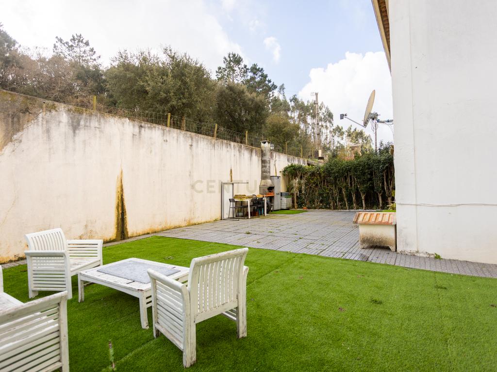 VISITAS SUSPENSAS - T2 com Terraço (95m2) e Piscina em Venda do Pinheiro - Image 35
