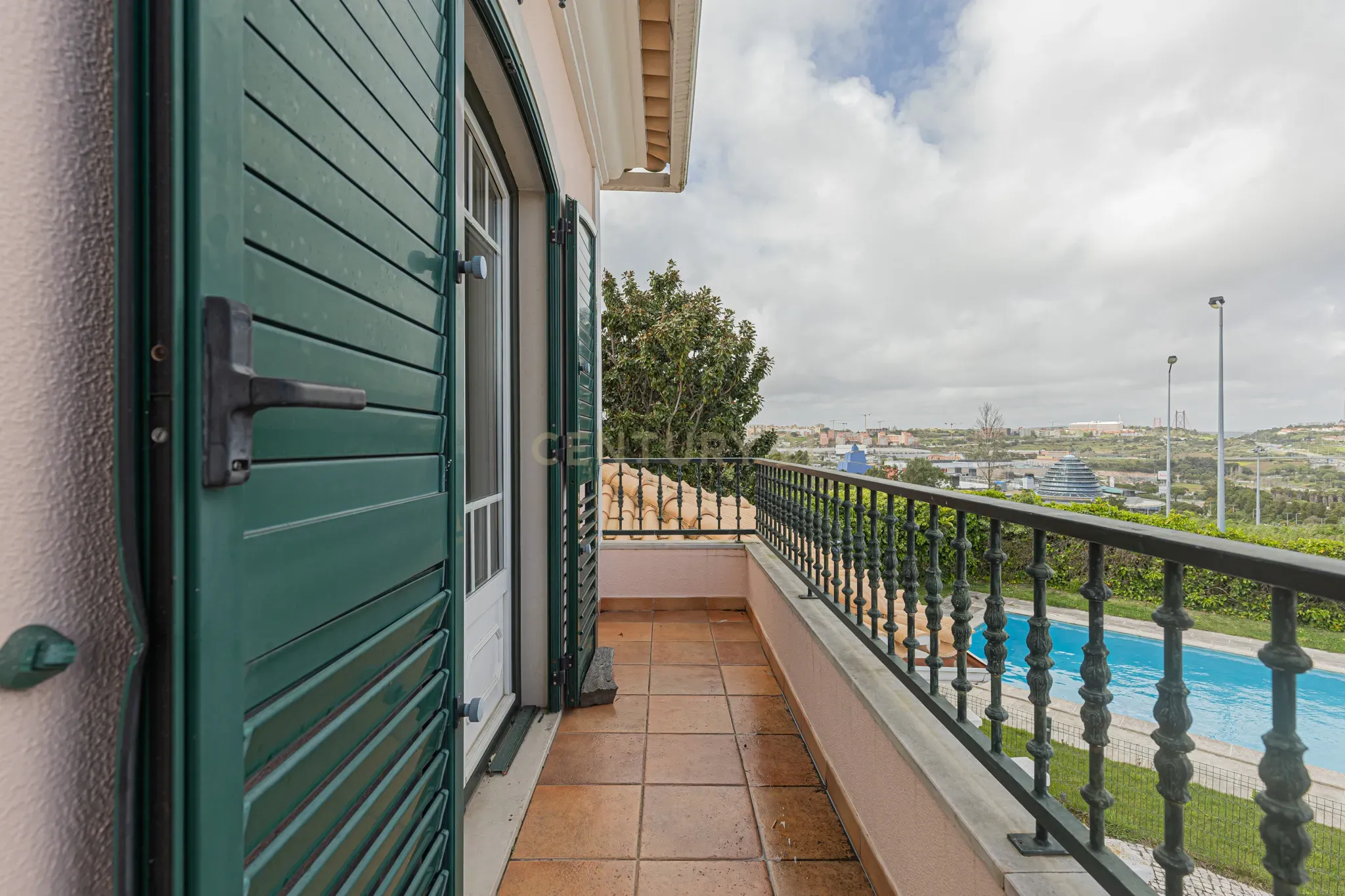 Moradia T5 - Almada - Piscina - Garagem -  364 m² - Terreno 1.024 m² - Image 55