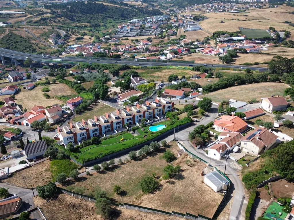 Terreno Rústico com 14.440 m² em Loures – Vista Desafogada, Exposição Solar e Acessos Diretos - Image 13