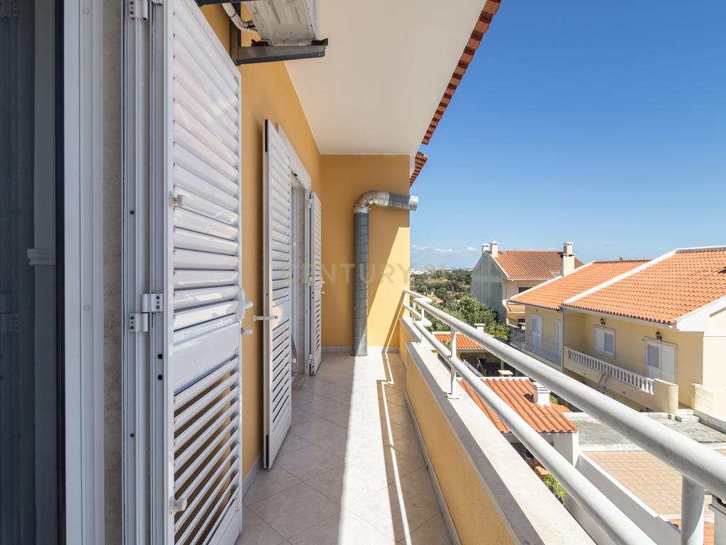Moradia T3 com Piscina e Excelentes Áreas nos Foros de Amora - Image 29
