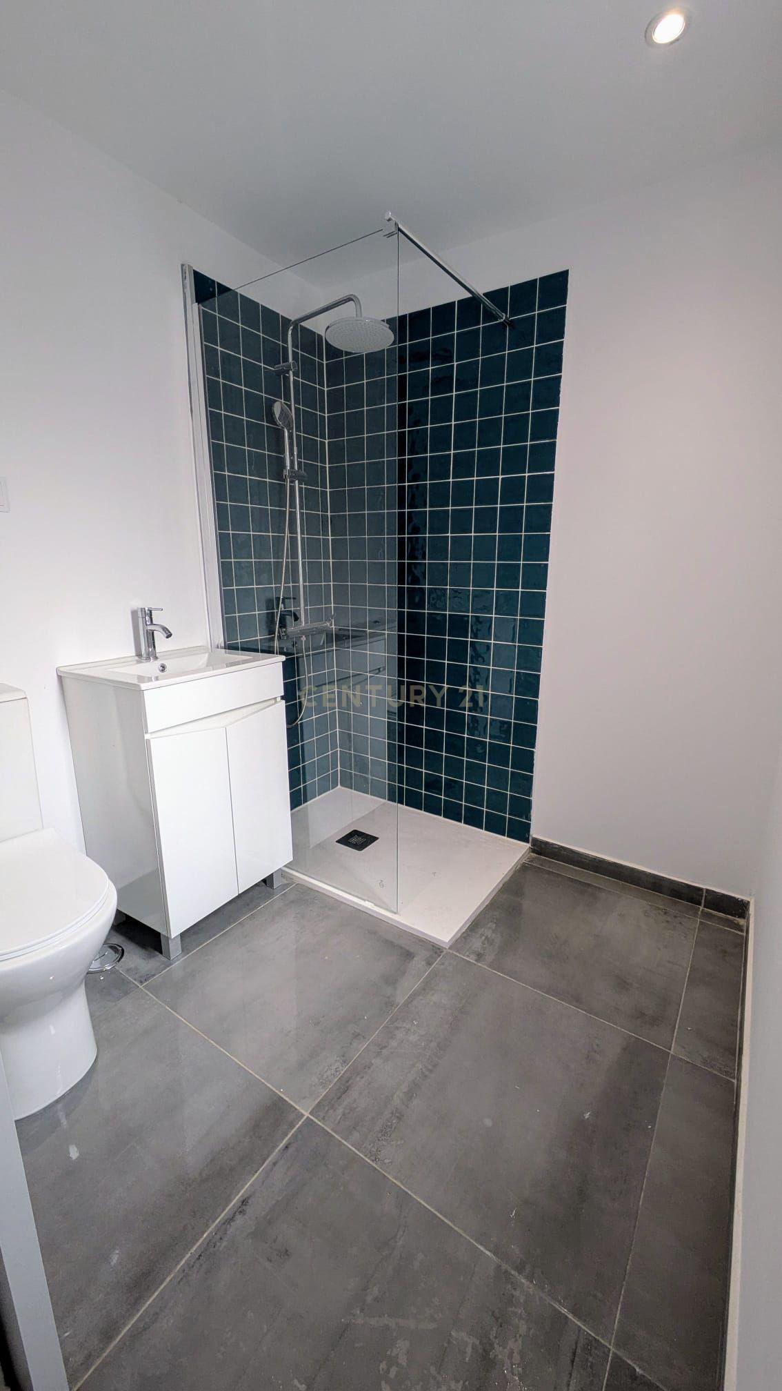 Fotografia 8 de Apartamento T2 no vibrante bairro de Benfica