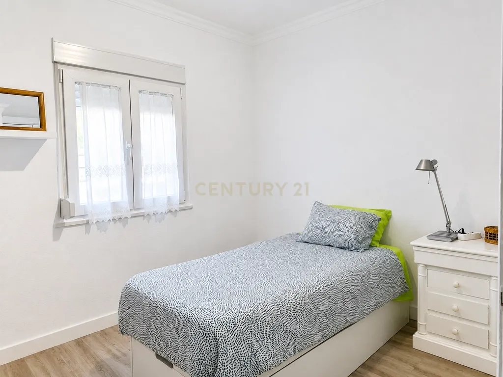 Apartamento T3 Renovado com 2 Casas de Banho | Olivais, Lisboa - Image 10