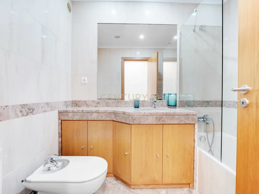 Apartamento T5 Duplex de Luxo para Arrendamento – Avenida do Brasil, Lisboa - Image 36