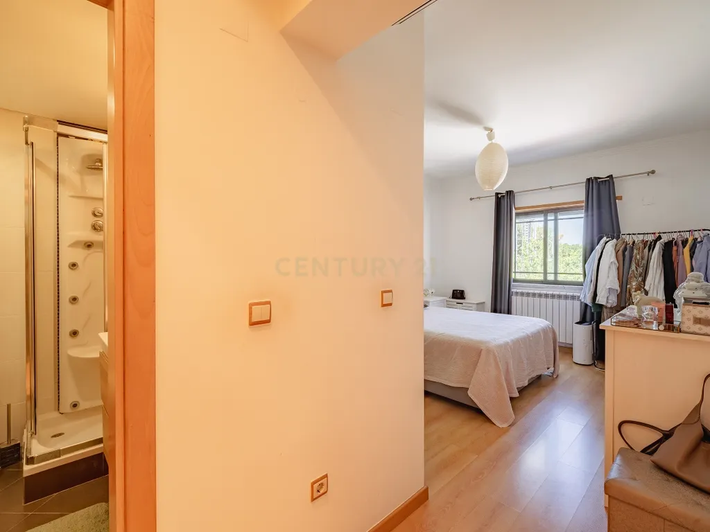 Moderno Apartamento T2 em Amora, Seixal - Image 17