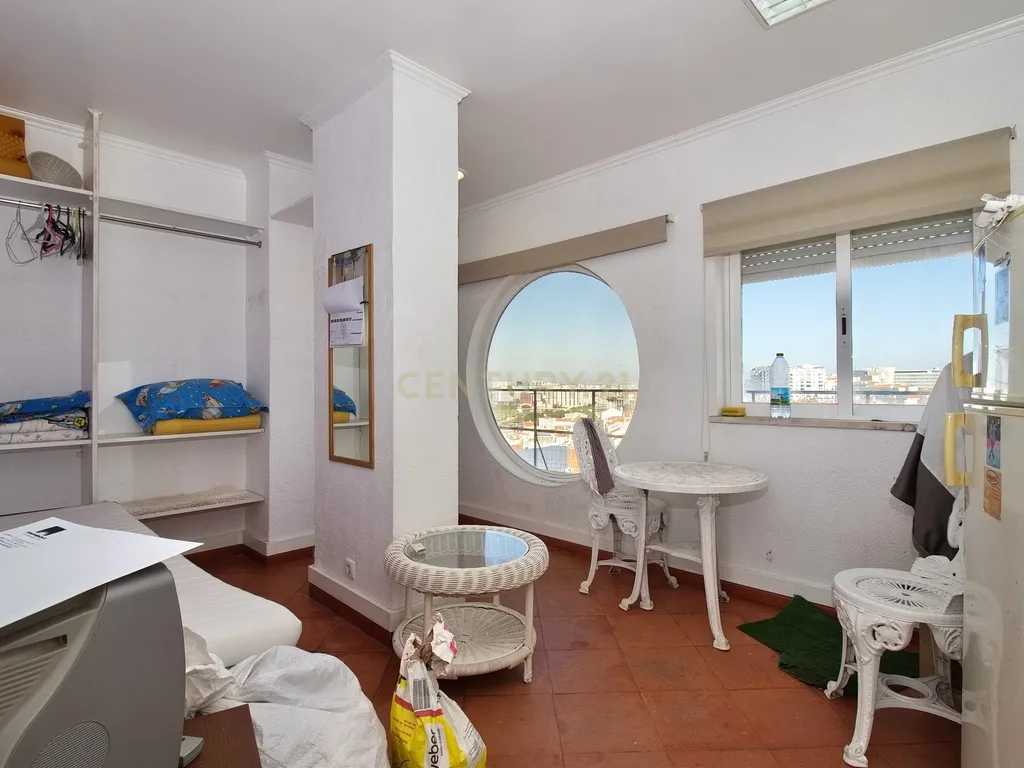 Apartamento T6 com Terraço e Vista 360º em Campolide - 314m² - Image 34
