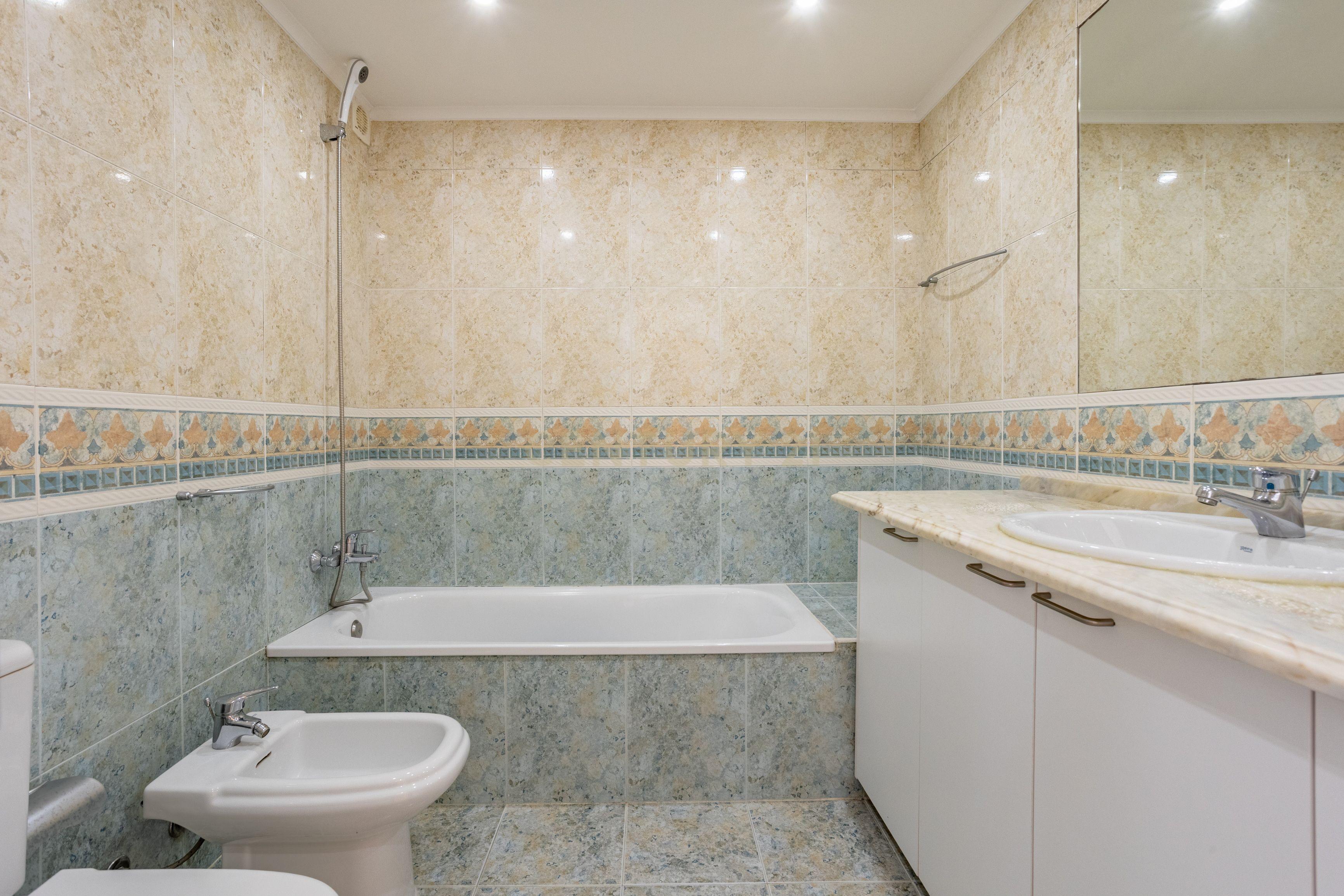 Apartamento T2 para arrendar com Vista Rio - Lisboa - Image 17