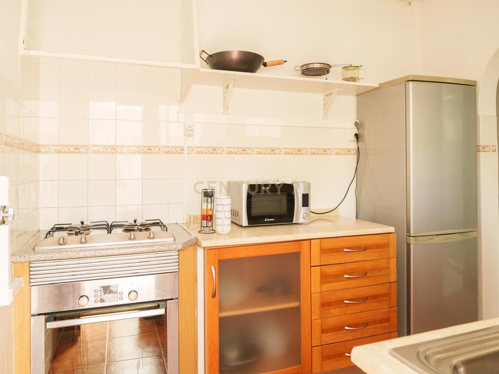 Espetacular moradia T5 em Oeiras- Alto da Barra com Jardim, Terraço e tudo pertinho de si! - Image 17