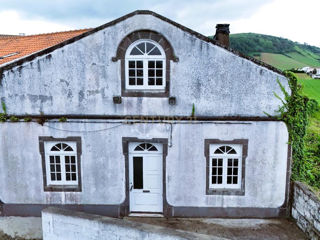 Moradia T3 em Santa Bárbara da Ribeira Grande - Image 3