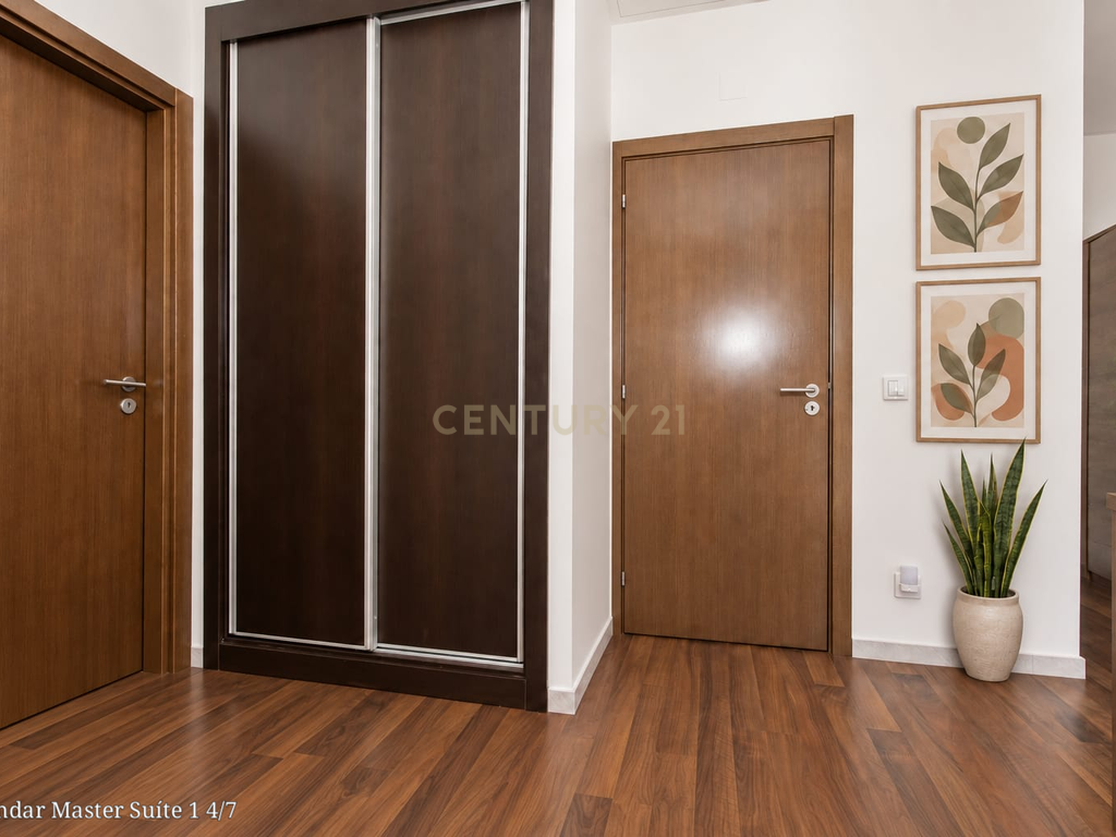 T4 DUPLEX COM 288,50 M², TERRAÇO PRIVATIVO DE 310 M² E ESTACIONAMENTO PARA 7 CARROS — A POUCOS MINUTOS DE LEIRIA - Image 30