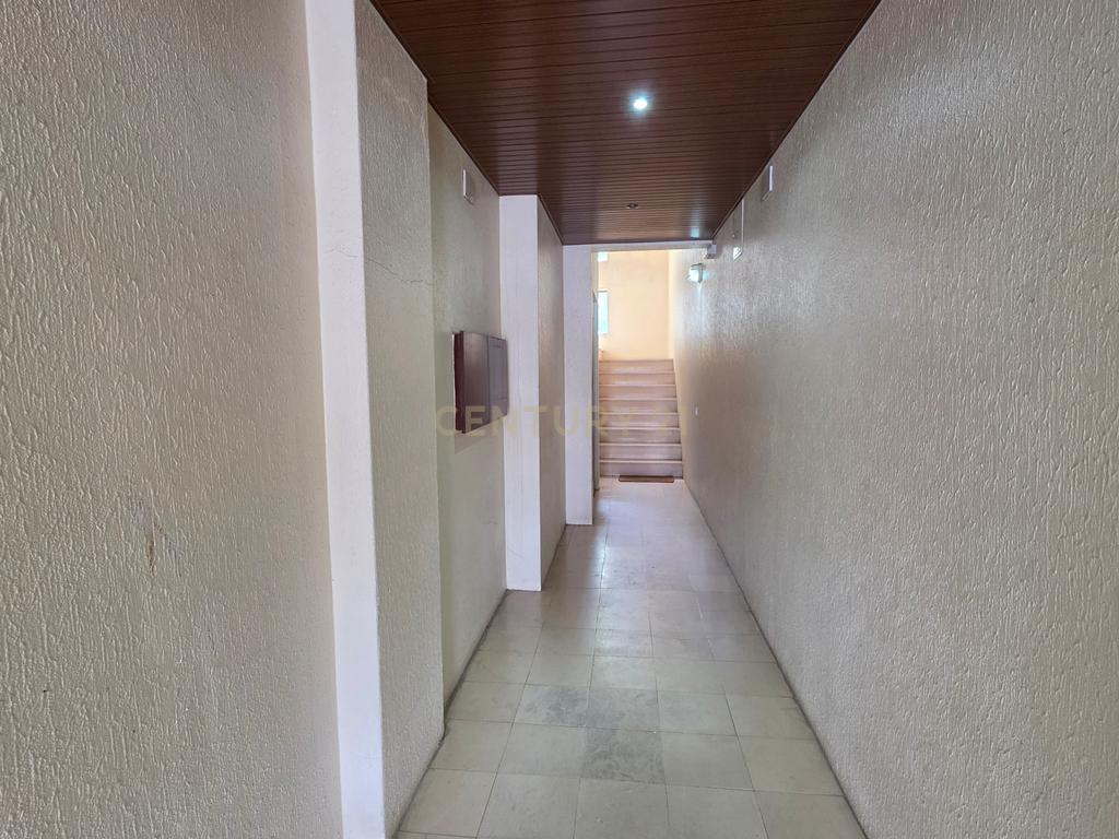 Apartamento Duplex T5 no centro de Palmela - Image 41