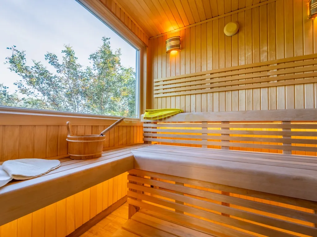 Propriedade com três habitações, piscina aquecida e sauna, num terreno de 10.000 m² - Image 96