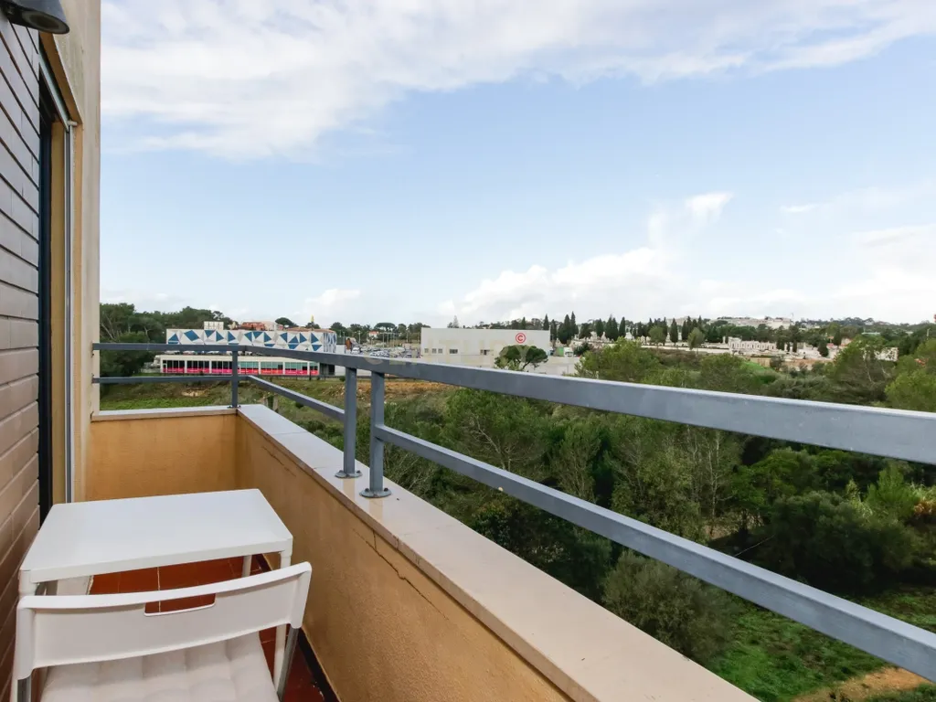 Apartamento como novo T3 – Quinta Da Graciosa, Estoril - Image 11