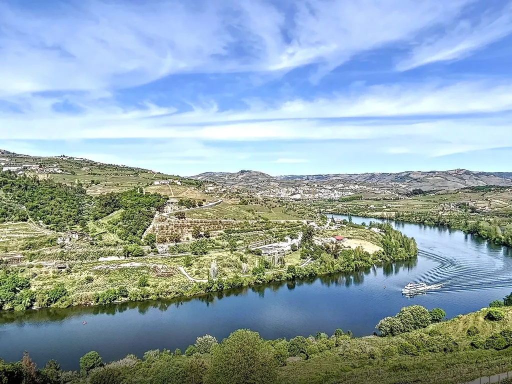 Hotel DD uma "varanda" para o rio Douro, integrado numa quinta no coração do Alto Douro Vinhateiro, perto do Peso da Régua, Portugal - Image 8