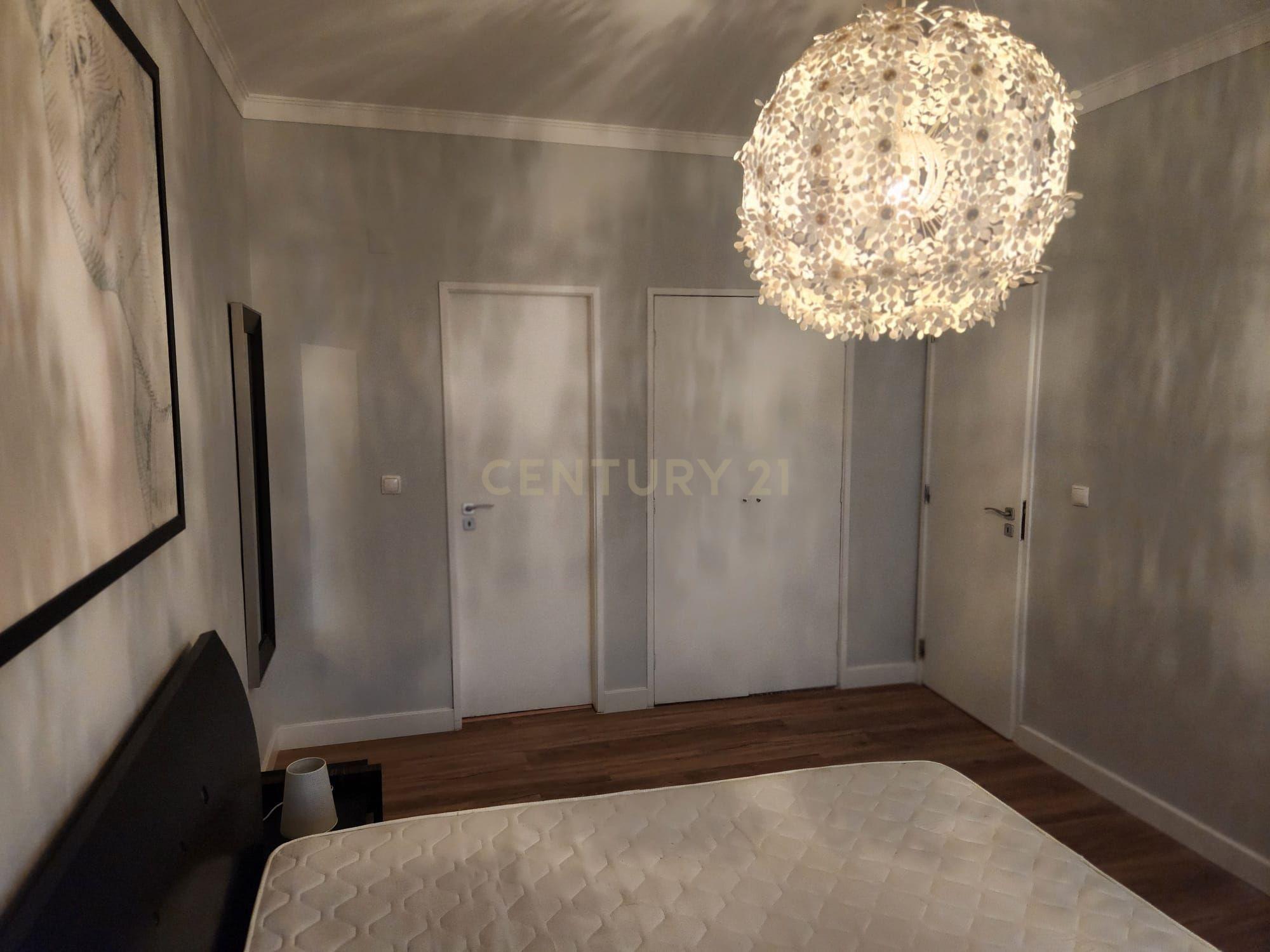 Apartamento Moderno em Setúbal com Vista para a Cidade e Montanha - Image 18