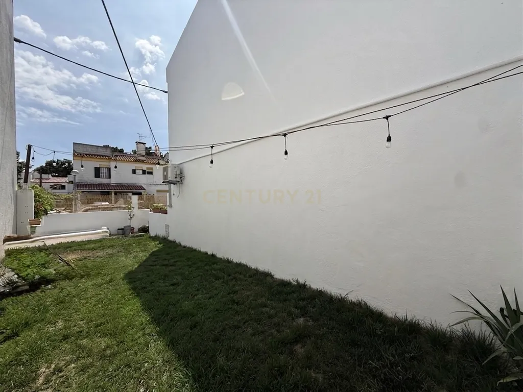 Moradia T4 em Vendas de Azeitão com jardim - Oportunidade - Image 21