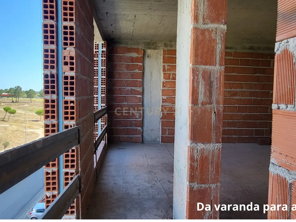 APARTAMENTO T2 COM TERRAÇO | SANTA MARTA DO PINHAL | CORROIOS - Image 9
