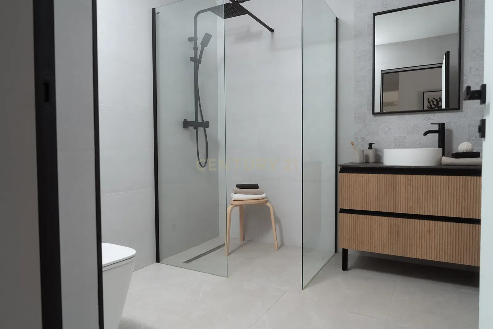 🏡 Casa nova em Cunit – Design, eficiência e conforto junto ao mar Estreie o seu lar ideal na rua Havana em Cunit! - Image 41