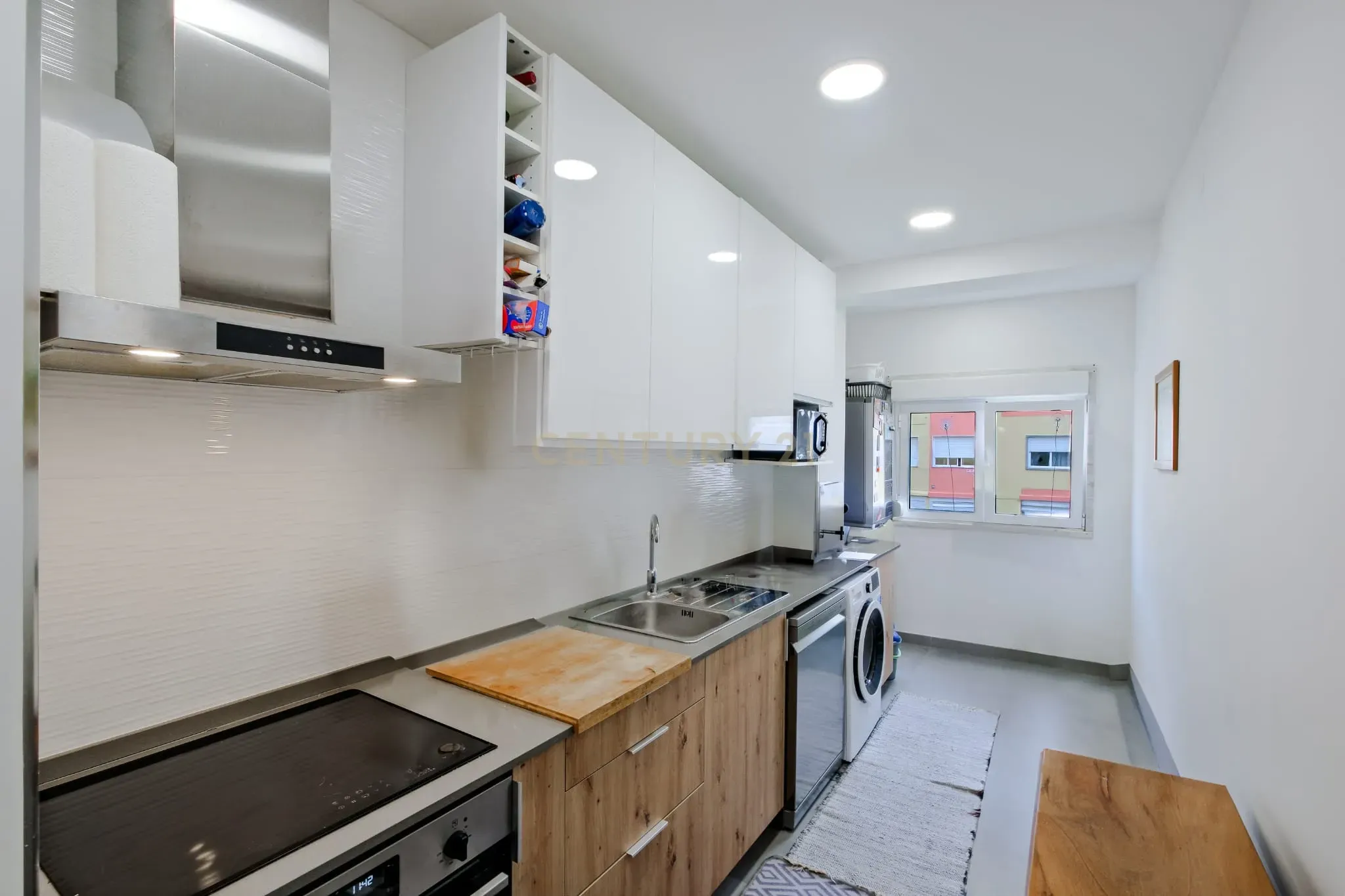Apartamento T2 Remodelado em Tires - Image 5