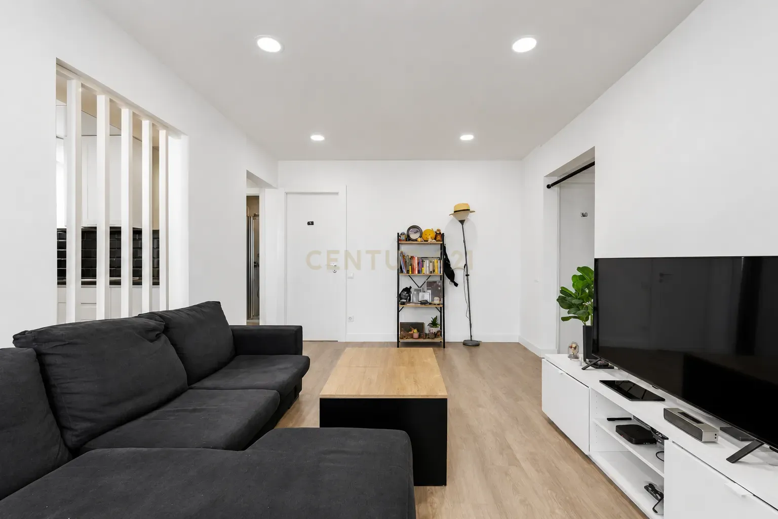 Fotografia 3 de T3 86 m² REMODELADO | MIRATEJO, CORROIOS | 11.º E ÚLTIMO ANDAR | VISTAS RIO E ARRÁBIDA