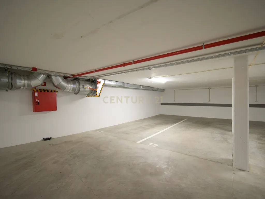 Apartamento T4 com Vista Mar em Condomínio Privado – Monte Estoril - Image 33