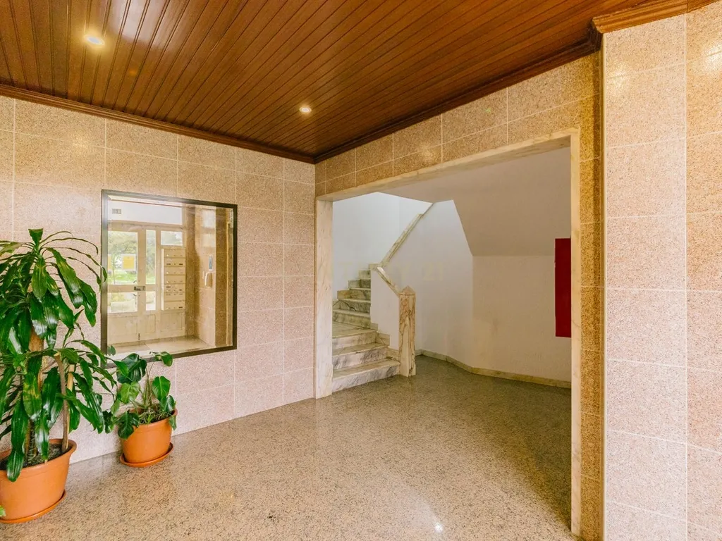 Apartamento T2 em Santa Marta do Pinhal – Corroios - Image 21