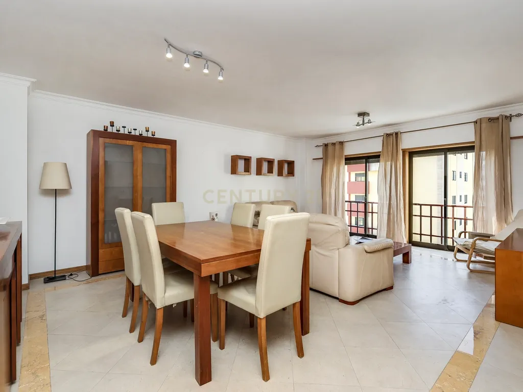 Apartamento T3 em Odivelas com garagem - Conforto e Localização Central - Image 8