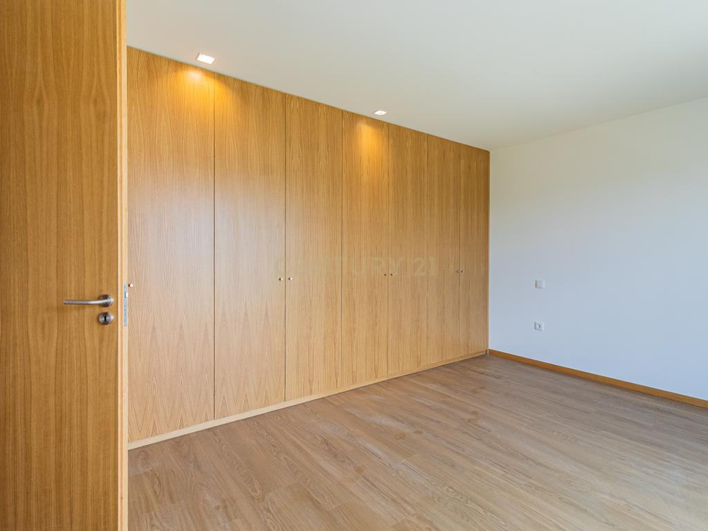Moradia Gaveto T3 + Escritório | Luxo, Conforto e Vista Incrível – Póvoa de Lanhoso - Image 26