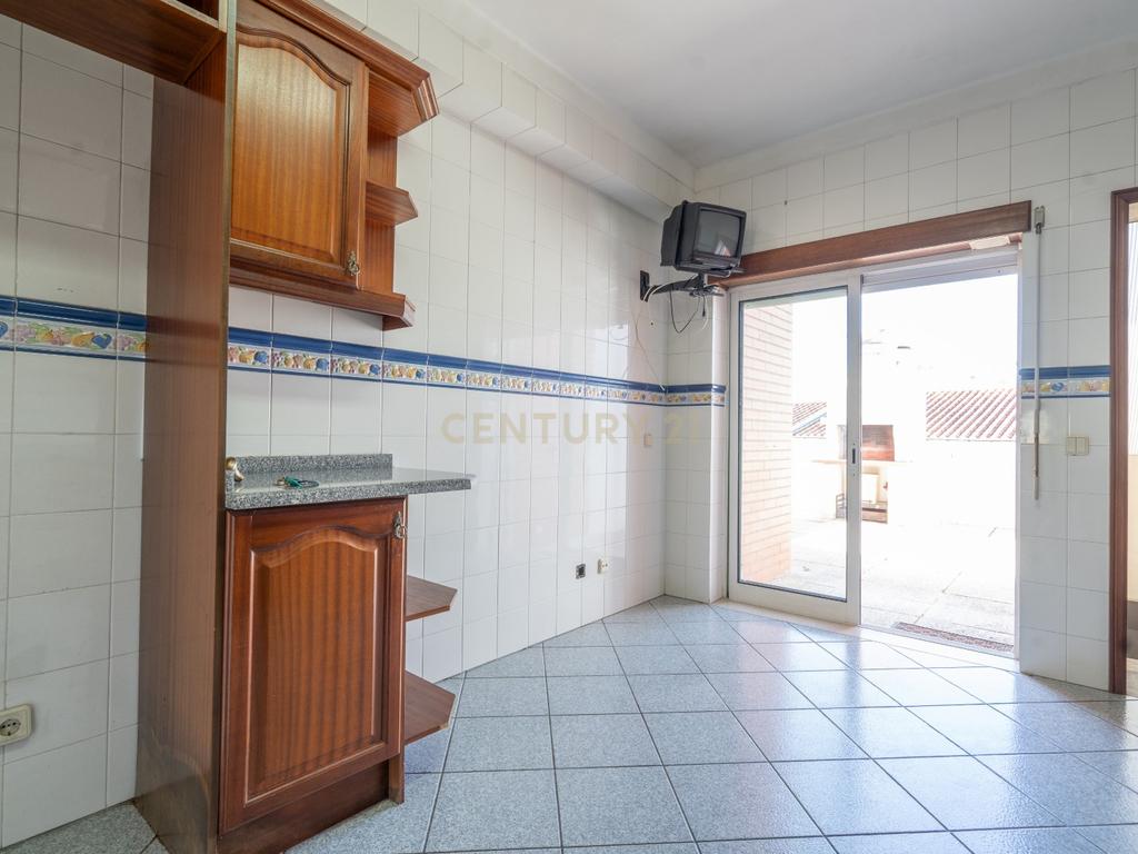 Apartamento T2+1 - C/ terraço - Image 11
