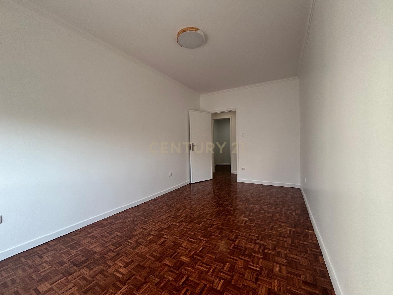 Fotografia 12 de ARRENDAMENTO - Apartamento T3, todo renovado no centro da cidade de Pombal
