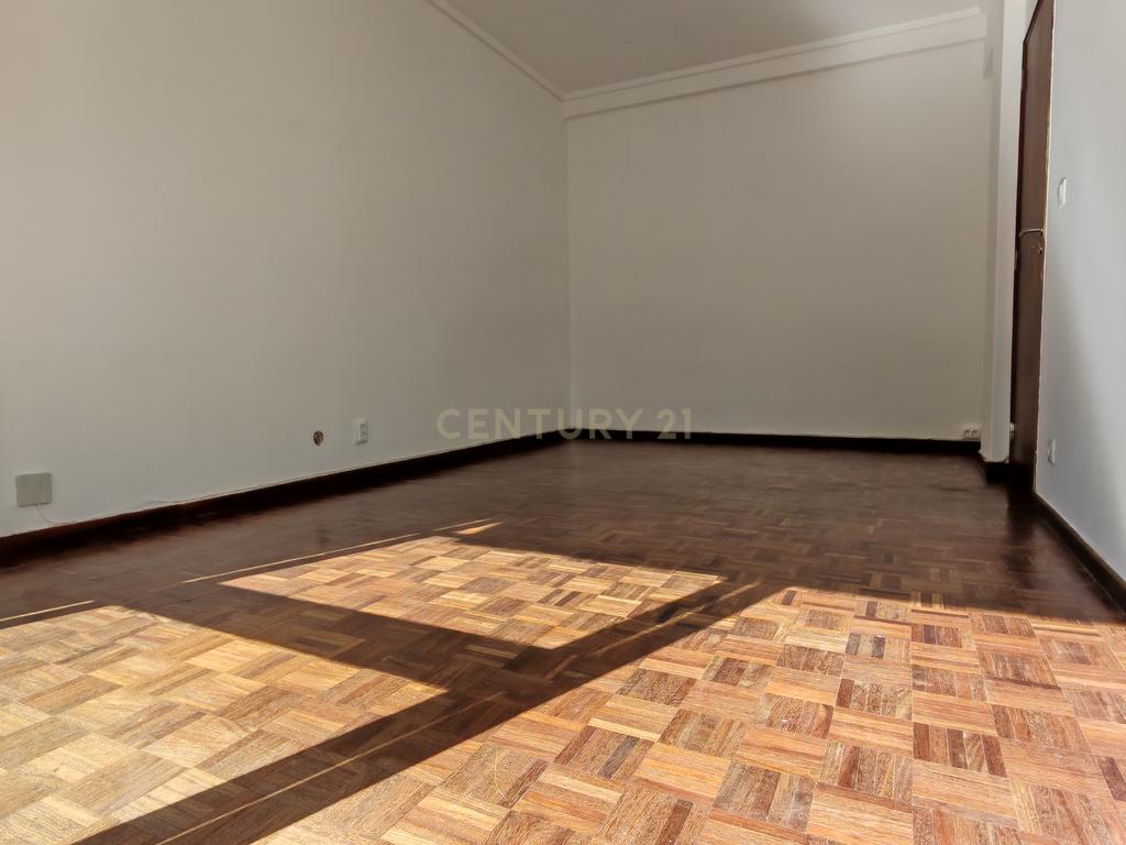 Apartamento T3 em Carnaxide - Image 5