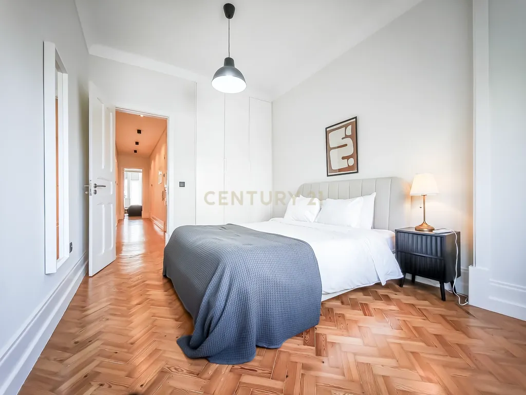 Apartamento T3 de Luxo na Av. Elias Garcia — Totalmente Mobilado e Pronto a Habitar - Image 9