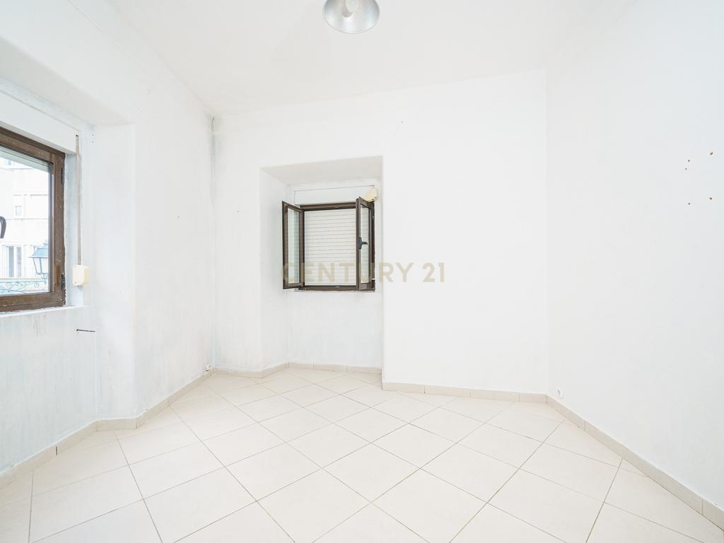 APARTAMENTO T6 NO CORAÇÃO DA CIDADE, EM SETÚBAL - Image 28