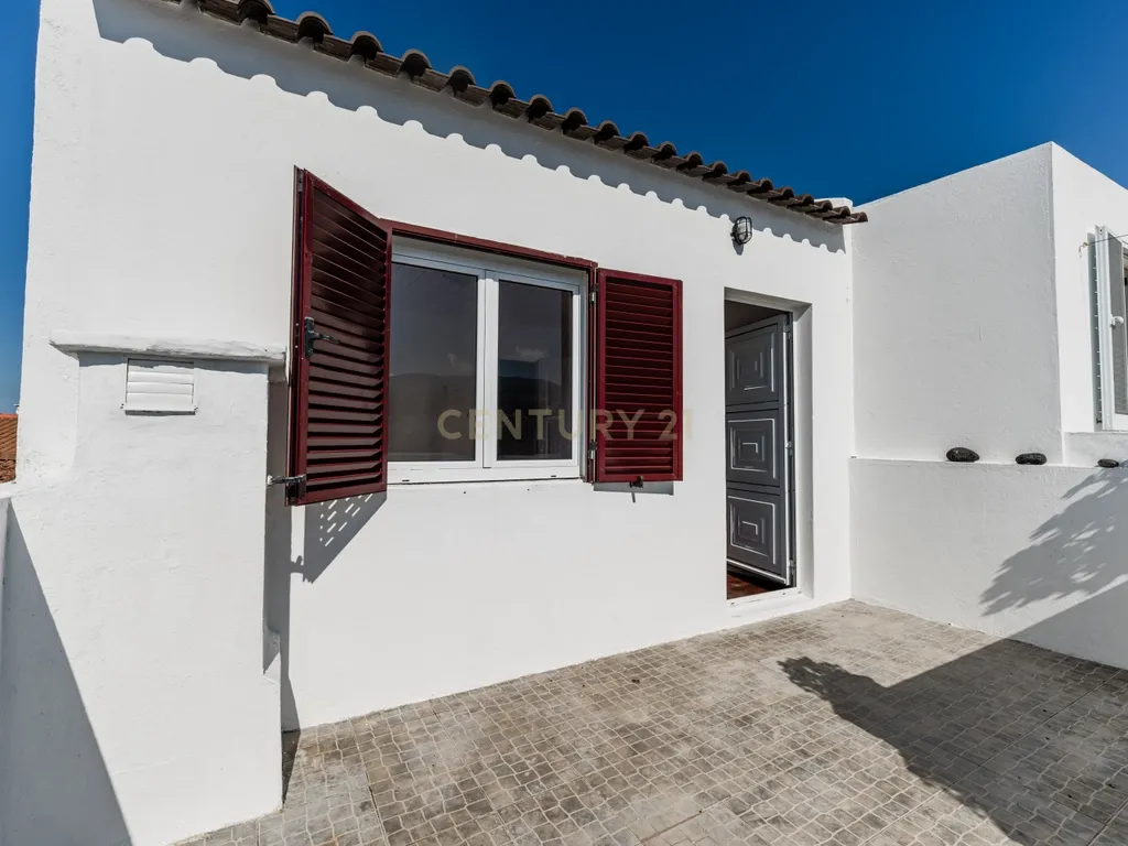 Moradia T3 com Terraço e Vista Mar em Santa Cruz, Lagoa - Image 20