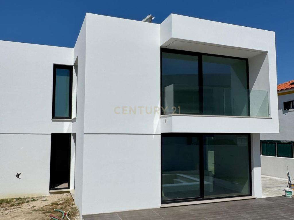 Moradia de Luxo T4 com Piscina - Sintra/Magoito - Image 2