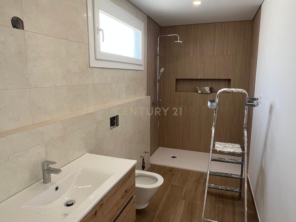 Moradia moderna T4 em construção na Rinchoa - Image 17