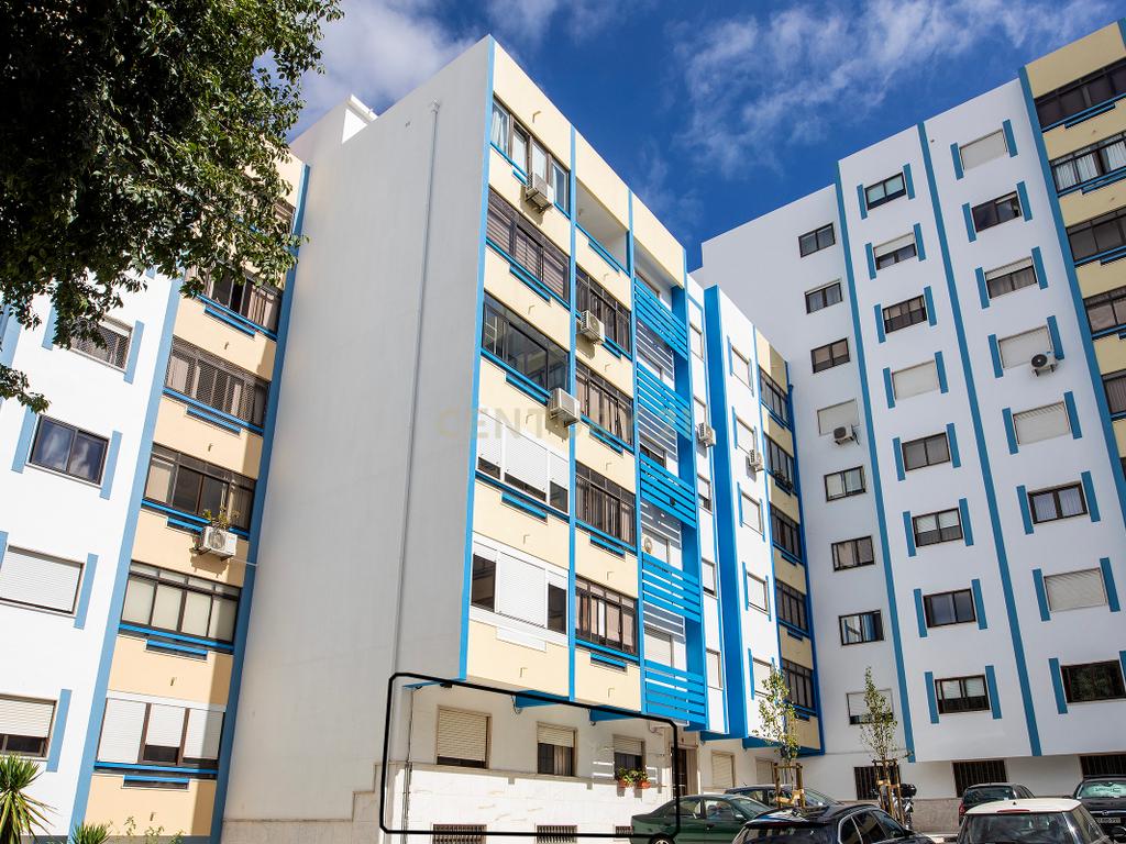 Apartamento T1 - Damaia. - Image 1
