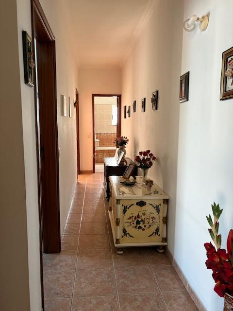 Moradia T3 na Quinta do Conde com Terraço e Garagem - Image 12
