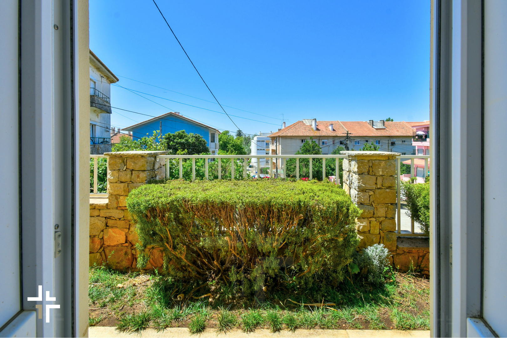 Fotografia 6 de T3+1 Duplex em Moradia Bifamiliar | São Pedro do Estoril